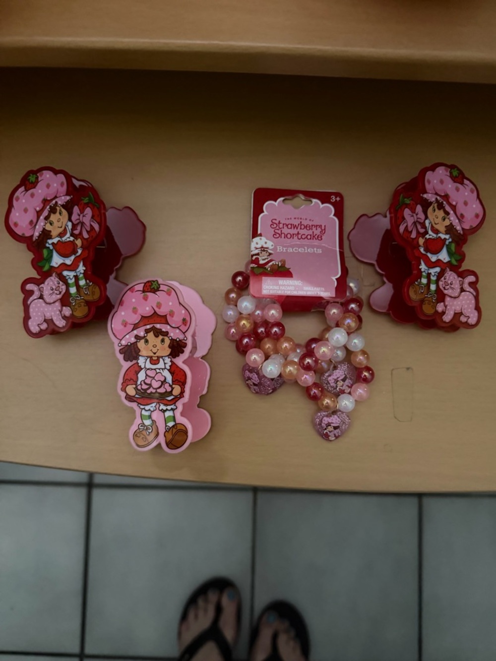 Strawberry Shortcake Pink Beaded Bracelet Set & 3 Strawberry Shortcake hair clip